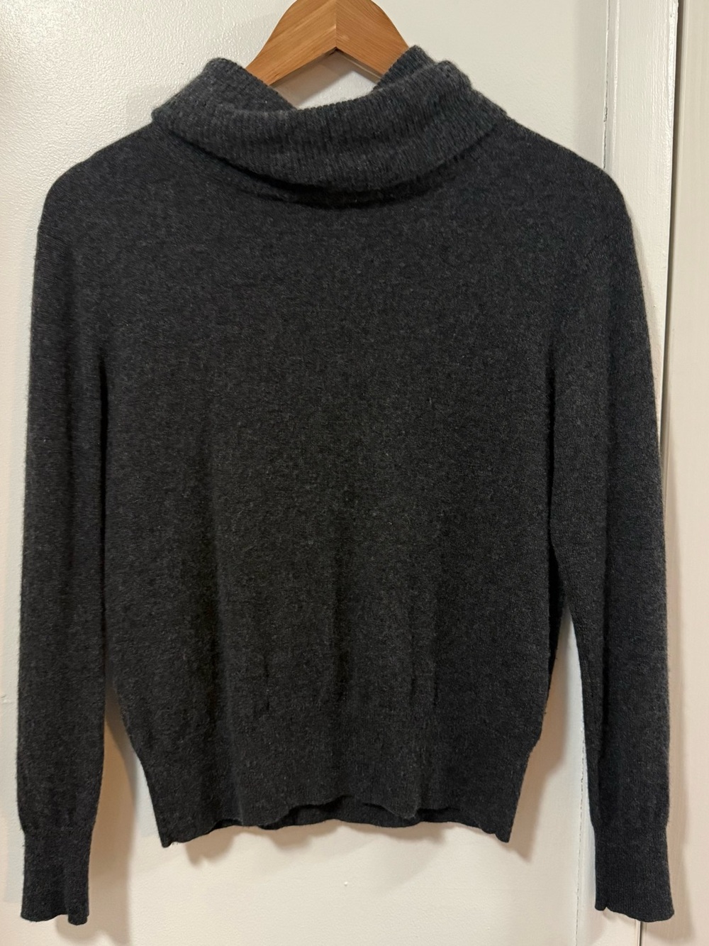 Uniqlo Cashmere Sweater